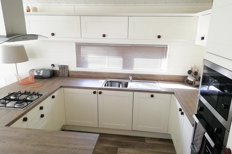 Fully equipped kitchen in Mo's Keep respite lodge for seriously ill and bereaved families